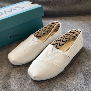 MWOT : Toms : NEVER BEEN WORN